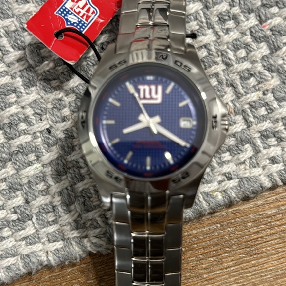 FOSSIL WATCH NFL EDITION - Picture 3 of 4